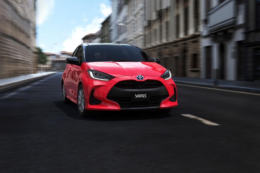  Toyota Yaris Hybrid 2020 года  (JP) (фото 12 из 25)